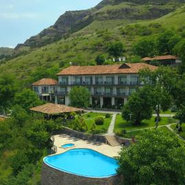 Vardzia Resort，位于瓦尔齐亚的酒店
