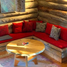 Logwood Chalet，位于洛斯托的酒店