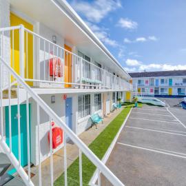 Waves on Banyan formerly Comfort Inn International，位于沃纳姆堡的酒店
