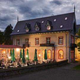 Hotel Mezní Louka,位于赫任斯科的酒店