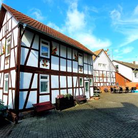 Zur Krone - Ferienhaus 1，位于Widdershausen的酒店