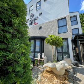Safranberg Hotel & Sauna，位于乌尔姆的酒店