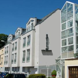 Hotel Am Schlosspark , Wiesbaden，位于威斯巴登的酒店