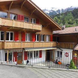 Valley Hostel，位于劳特布龙嫩的酒店