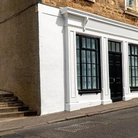 The Old Paint Shop Apartment - Centrally Situated，位于安斯特拉瑟的酒店