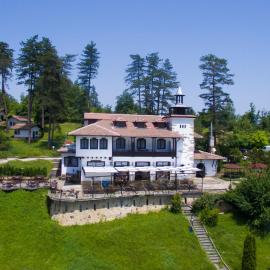 Complex Brashlyan，位于特里亚夫纳的酒店