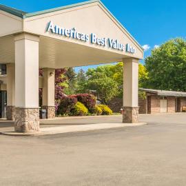 Americas Best Value Inn-Painted Post