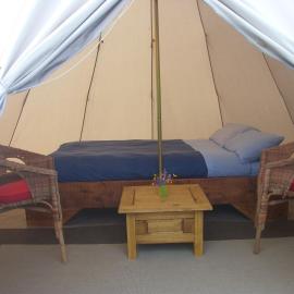 Aille River Tourist Hostel Glamping Doolin，位于杜林的酒店