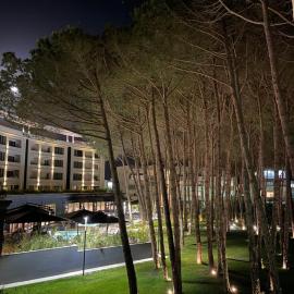 EME APARTMENTS - Kompleksi Lura 2 Gjiri i Lalzit，位于德拉克的酒店