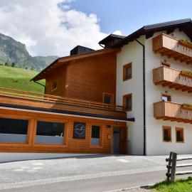 Maison Boutique Fior d'Alpe，位于萨帕达的酒店