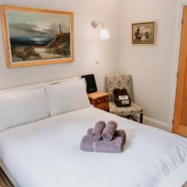 Creeksea Place Barns,位于克劳奇河畔伯纳姆的酒店