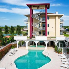 Hotel Rivus，位于佩斯基耶拉德加达的酒店