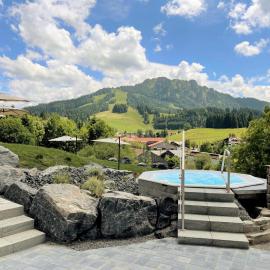 Berghoteltirol，位于容霍尔茨的酒店