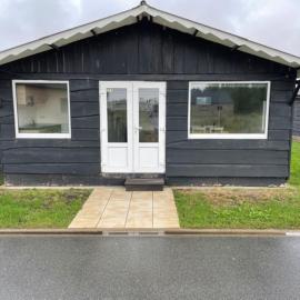 Camping Thalassa Belgische Kust Chalet，位于布列登的酒店