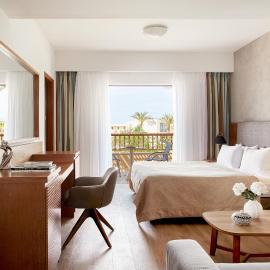 Minoa Palace Resort，位于普拉塔尼亚斯的酒店