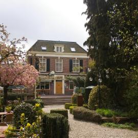 Landhotel De Hoofdige Boer，位于阿尔门的酒店