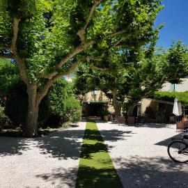Logis Hotel la Ferme，位于阿维尼翁的酒店