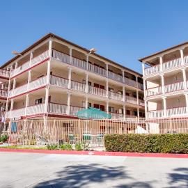 Heritage Inn La Mesa，位于拉米萨的酒店