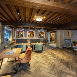Hotel Alpina，位于上陶恩的酒店