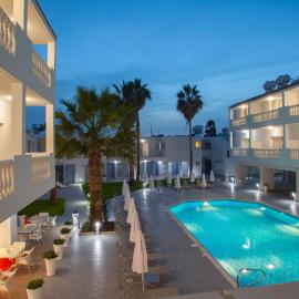 Princessa Vera Hotel Apartments，位于帕福斯的酒店