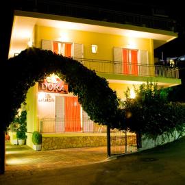 Villa Dora，位于托隆的酒店