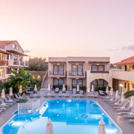 Lazaros Hotel Resort，位于蒂锡利维的酒店
