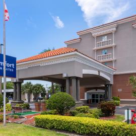 Comfort Inn & Suites Melbourne-Viera，位于墨尔本的酒店