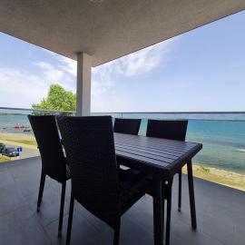 Apartmani Adria，位于宁的酒店