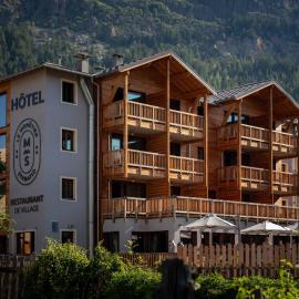 Hôtel Restaurant Le Monêtier，位于蒙乃第耶-勒潘的酒店