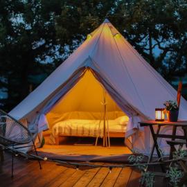Valea Doftanei Glamping，位于Teşila的酒店