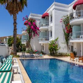 La Brezza Suite & Hotel，位于阿克亚拉尔的酒店