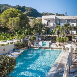 Iniohos Zante Hotel & Suites，位于阿凯松的酒店