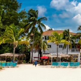 Cedar Cove Resort & Cottages,位于霍姆斯海滩的酒店