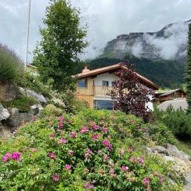 El Cantun - 7 Zimmer Einfamilienhaus mit 200m2，位于弗利姆斯的酒店