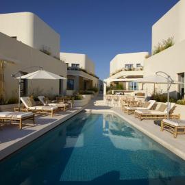 White Pebble Suites，位于阿波罗尼亚的酒店