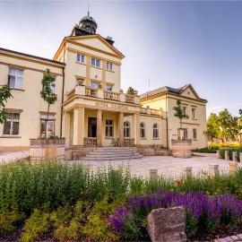Hotel Zámeček，位于波杰布拉迪的酒店