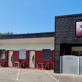 Hôtel NoMinoé，位于Locminé的酒店