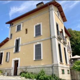 charmant appartement dans joli village d’Annot，位于阿诺的酒店