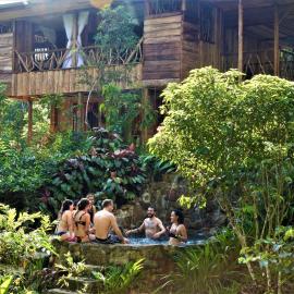 Huaca Huaca Hostel，位于莫科阿的酒店