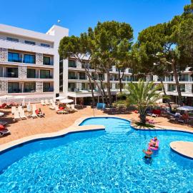 Hotel & Spa S'Entrador Playa，位于卡拉纳雅达的酒店