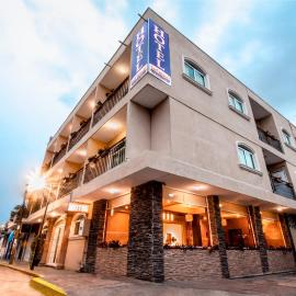 Hotel San Miguel, en el Centro - Desayuno Incluido,位于图斯特拉古铁雷斯的酒店