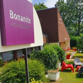 Hotel Bonanite，位于维莱科特雷的酒店
