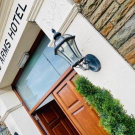 The Masons Arms Hotel，位于布里真德的酒店