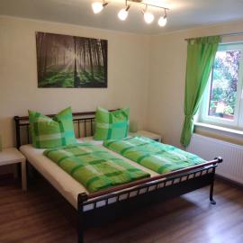 Ferienwohnung mit eigener Terrasse zwischen Taubertal, Odenwald und Bauland，位于Berolzheim的酒店