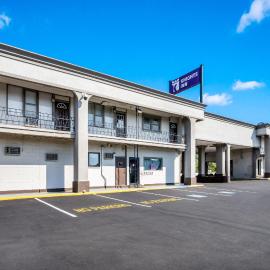 Knights Inn Trevose，位于特里沃斯的酒店