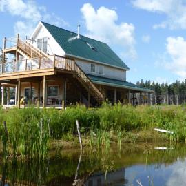 North Shore Retreat - OFF-GRID - OCEANfront，位于Indian Brook的酒店