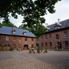Het Domherenhuis B&B, Restaurant Calice，位于赫斯登-佐尔德尔的酒店