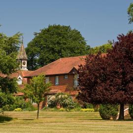Roffey Park Venue，位于霍舍姆的酒店