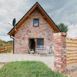 Tatarska Zagroda - Agroturystyka Dolina Baryczy Noclegi - Domek Danielek，位于Krośnice的酒店