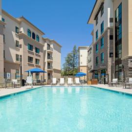 Holiday Inn Express & Suites - Valencia - Santa Clarita by IHG，位于瓦伦西亚的酒店